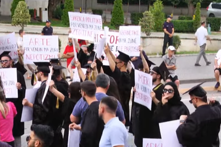 Përballja e 47-të në Sheshin “Skënderbej” dhe para Kryeministrisë