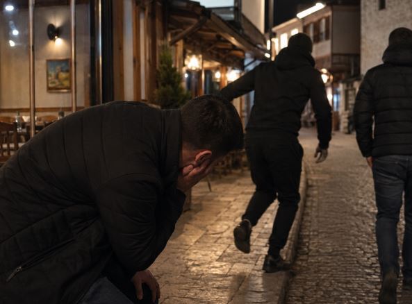 Sulm brutal në Prizren pas tentativës për mbylljen e lokalit të vëllait