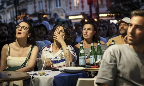 Festimet e Francës për Botërorin përfundojnë në tragjedi në veri të vendit