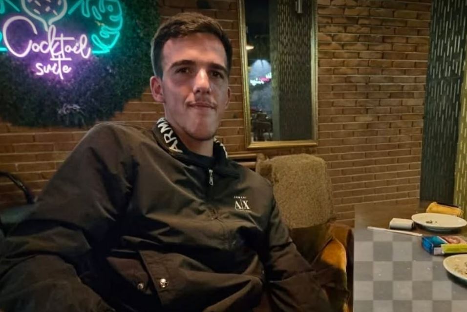 Dhimbje dhe humbje në Klinë: Varroset Bajram Arifaj pas aksidentit tragjik