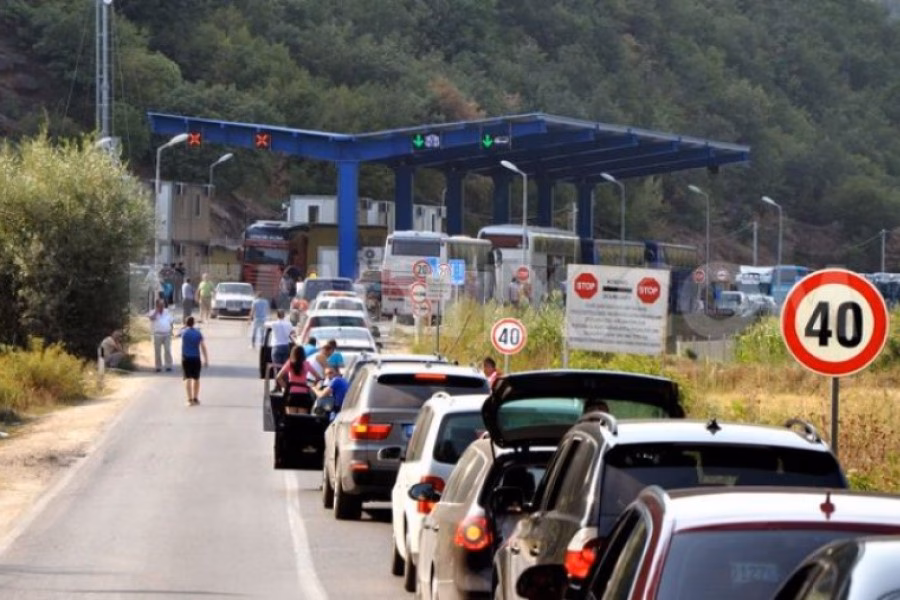 Pritje të gjata në pikat kufitare të Kosovës për mërgimtarët