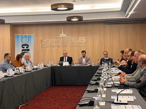 Si po sfidohet siguria zgjedhore nga inteligjenca artificiale dhe ndërhyrjet e huaja