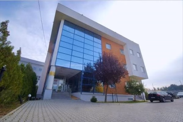 Paraburgimi i të dyshuarit për vrasjen me thikë në Mitrovicë vazhdon