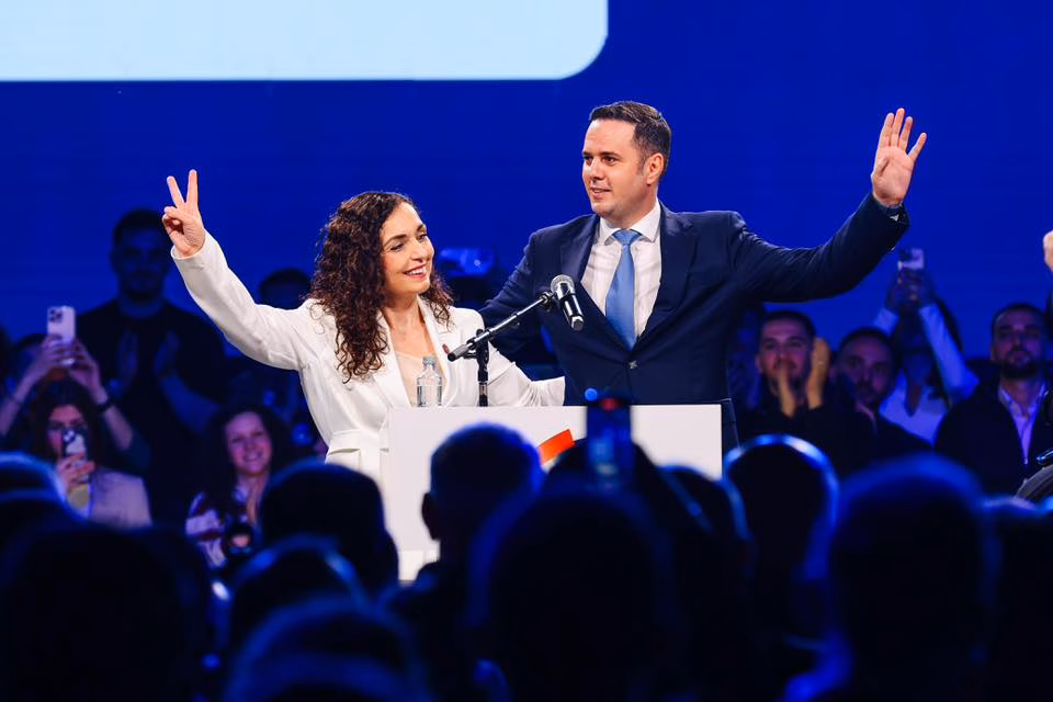 Mbi 70% e votave të numëruara, LVV kryeson me 43,09% dhe 207,253 vota.