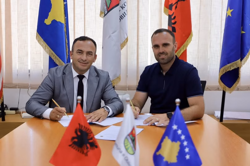 Nënshkruhet kontrata për ndërtimin e objektit të ri të Qendrës Kryesore të Mjekësisë Familjare në Obiliq.
