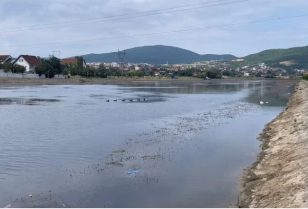E vërteta pas kontratës për mirëmbajtjen e Liqenit në Mitrovicë