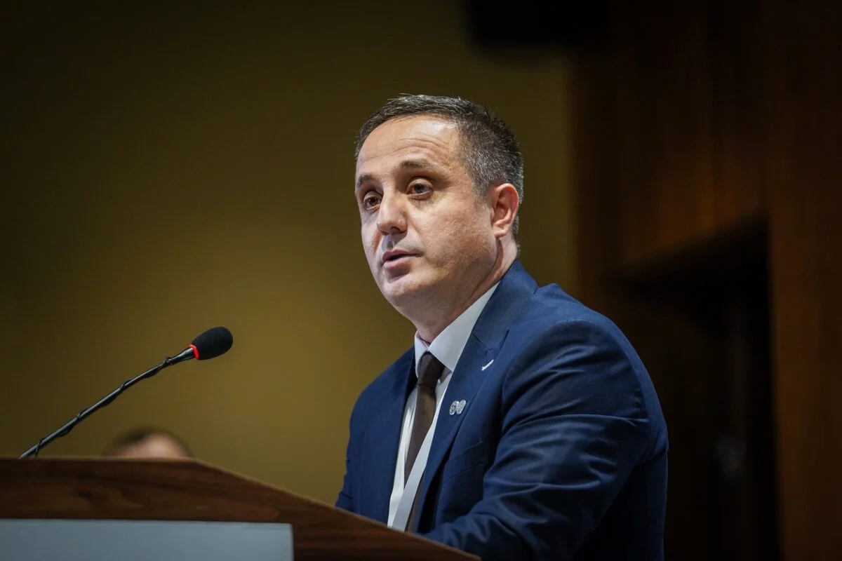 Askush nuk është mbi Republikën e Kosovës, thekson Selmanaj