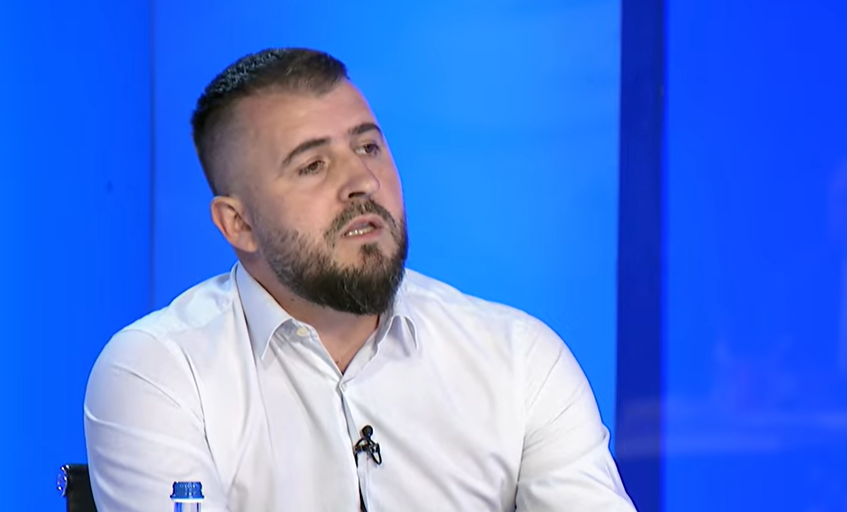 Përplasjet politike rreth figurës së Adem Jasharit dhe ndikimi në shoqëri