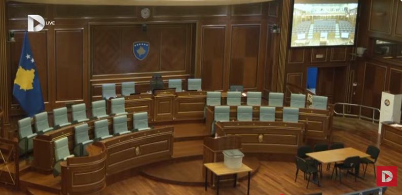 Bllokada politike në Kosovë: Një krizë pa zgjidhje dhe pa precedent që nga ’99