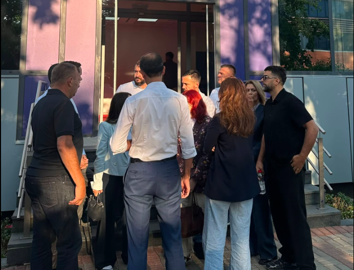 Deputetët e PDK-së përballë Qeverisë: Mesazh për pushtetin në Kosovë