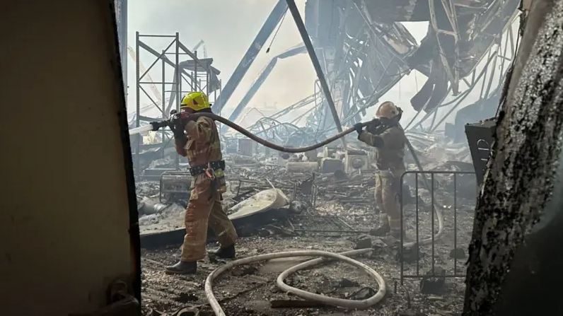 Vala e re e sulmeve në Ukrainë dhe Rusi shkakton viktima dhe shkatërrim
