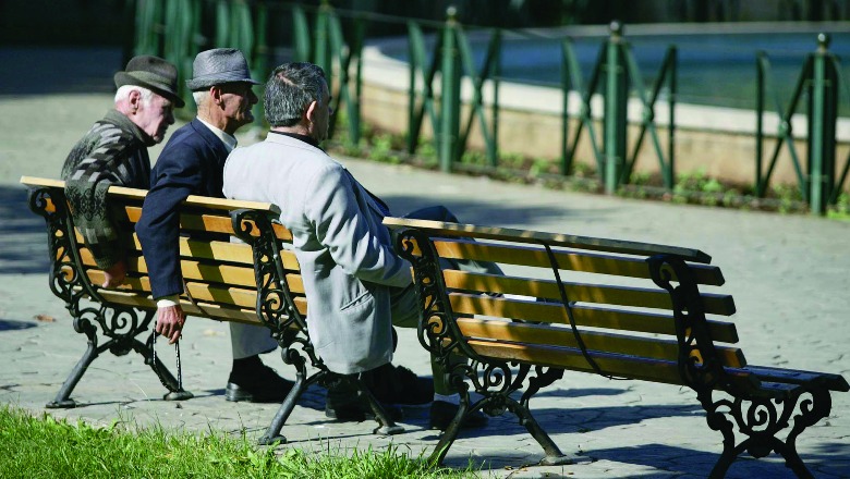 33 mijë të rinj më pak brenda një viti në Shqipëri, rritet ndjeshëm numri i të moshuarve mbi 85 vjeç.