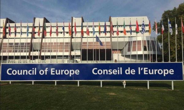 KiE miraton raportin që thekson normalizimin me Kosovën si kusht kyç për anëtarësimin e Serbisë në BE.
