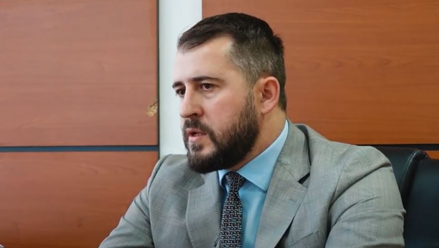 Kurti dhe kontrata 4.6 milionë euro për largimin e dheut në autostradën “Ibrahim Rugova”