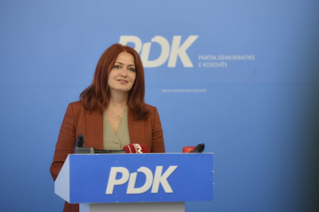 Takimet politike mes VV dhe PDK-së, një lojë taktike pa marrëveshje në horizont