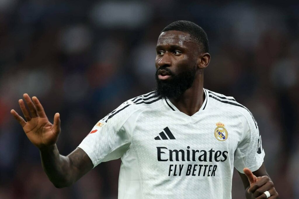 Antonio Rudiger ka nënshkruar kontratë njëvjeçare për të vazhduar te Real Madridi.