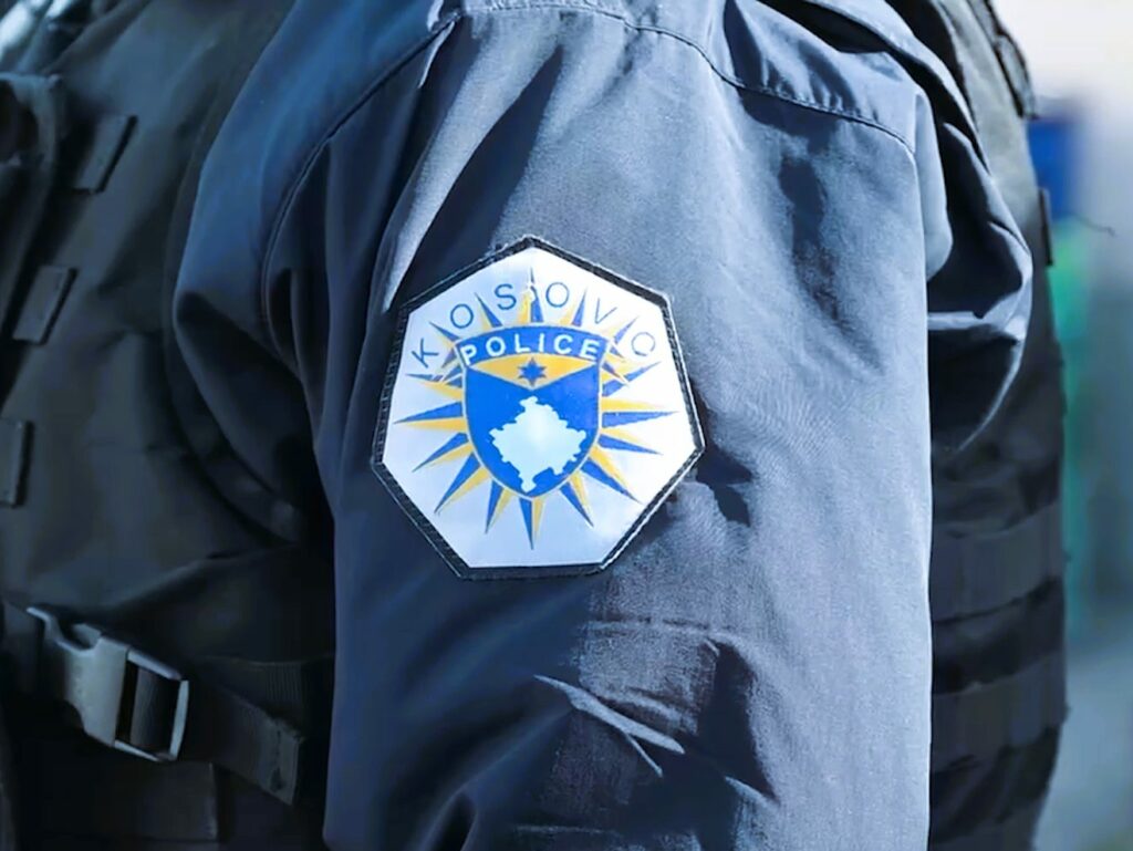 I dyshuari që sulmoi policët dhe demoloi zyrën në Shtërpcë është arrestuar dhe dërguar në mbajtje me vendim të prokurorit.