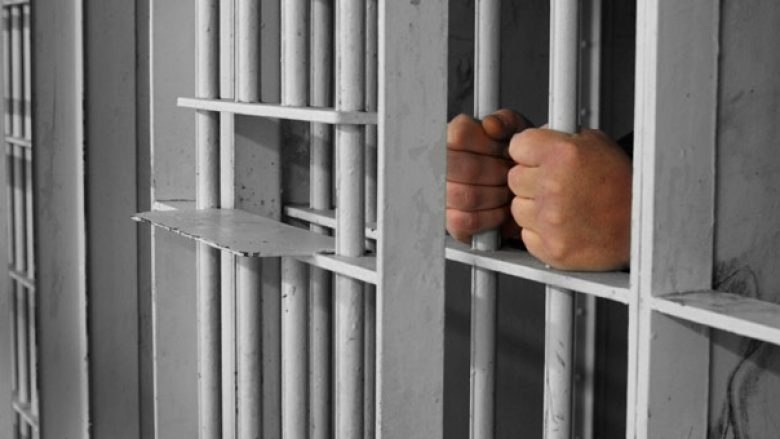 Një muaj paraburgim i caktohet 44-vjeçarit Shpëtim Rama për sulm seksual ndaj 14-vjeçares në Ferizaj.