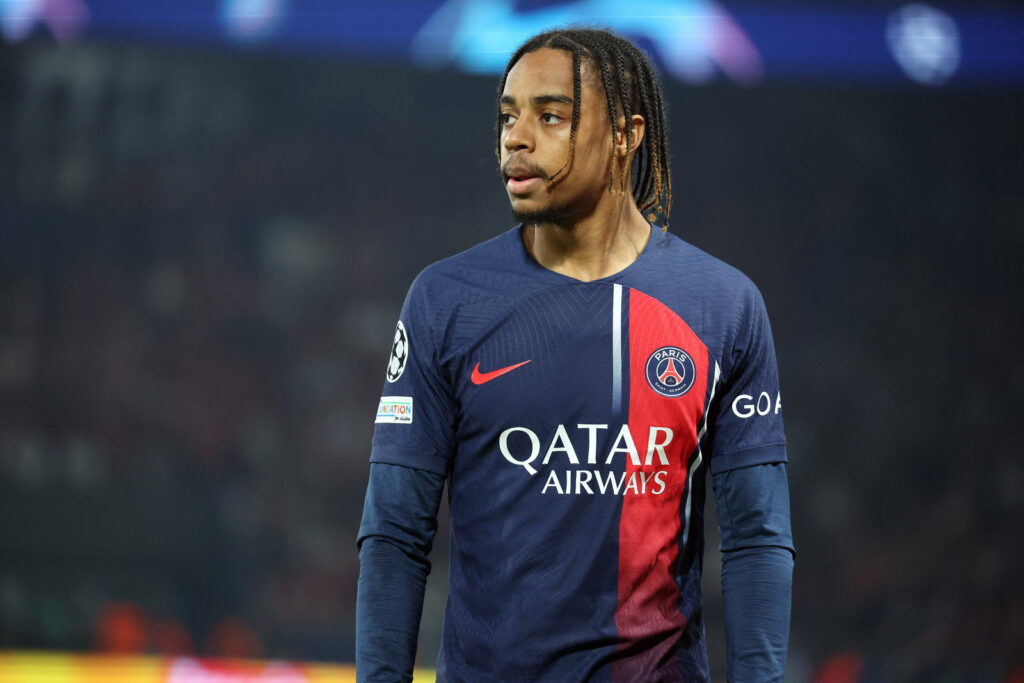 Arsenali dhe sfida për transferimin e Barcolës nga PSG