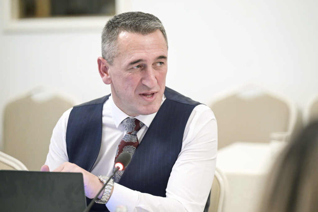 Qeveria e re e Kosovës nuk pritet të votohet nesër në seancën konstituive