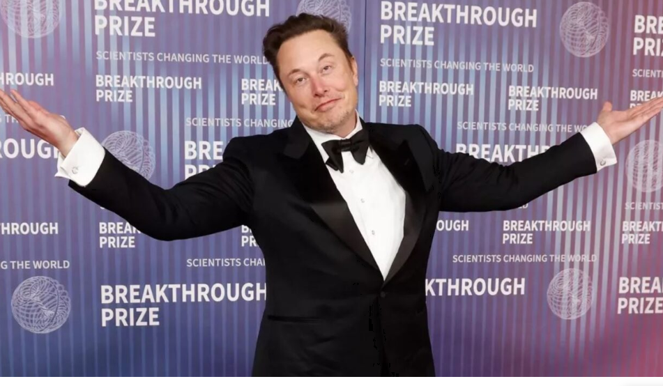 Elon Musk është bërë zyrtarisht njeriu i tretë më i pasur në botë, duke kaluar Mark Zuckerberg.