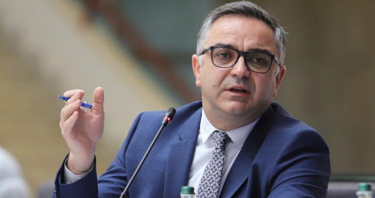 Përçarja në shoqëri nis nga “Dhomat e linçimit” të VV-së, thotë Tahiri