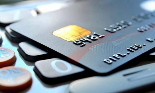 Skema e mashtrimit me SMS bankare goditet në Prishtinë, dy të arrestuar dhe dy në arrati