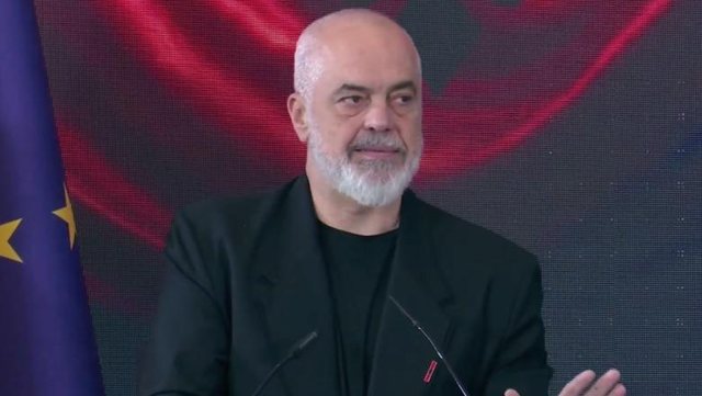 Projekti luksoz në bregdetin shqiptar nxit debate dhe protesta të forta