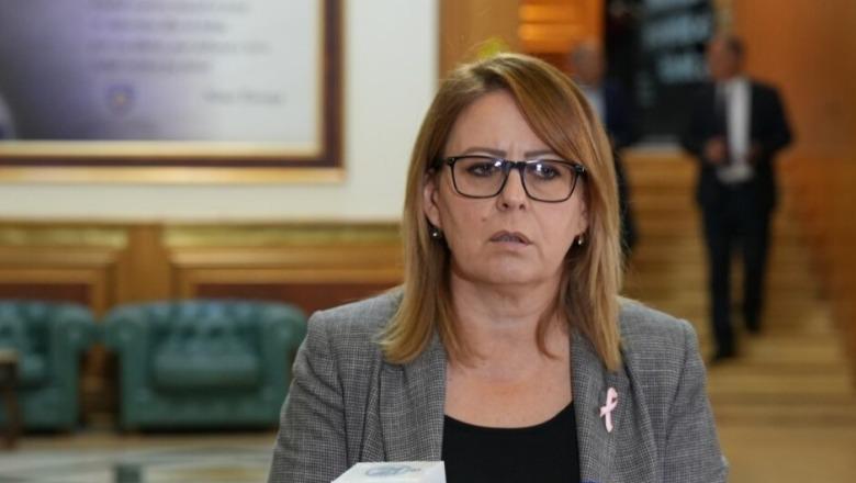 Hykmete Bajrami kundër kontrollit të mediave pavarësisht sulmeve personale