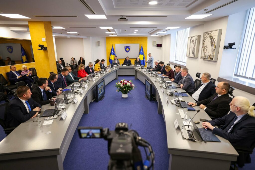 Si përdoret paraja publike në prag të zgjedhjeve në Kosovë?