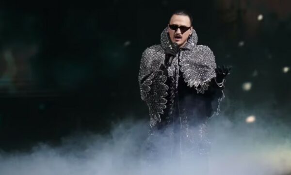 Shqipëria në Eurovision: Fqinjët, gjuha dhe politika e votimit