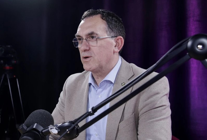 UBT revolucionarizon arsimin me “Virtual Campus” dhe profesorin virtual me AI