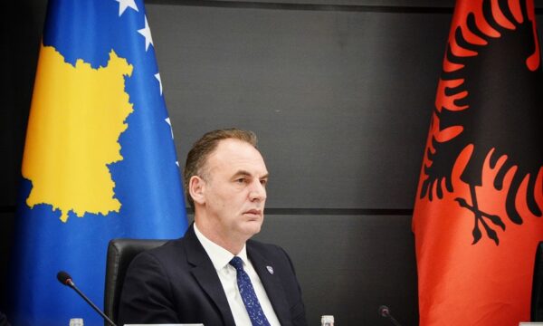 Pse Kosova shkoi në zgjedhje? Limaj kritikon pjekurinë politike të elitës