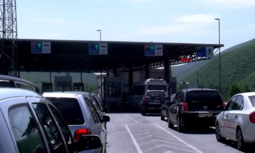 Sistemi i regjistrimit në pikën kufitare Hani i Elezit-Bllacë u rikthye në funksionim normal rreth orës 14:15, duke lejuar qarkullimin pa pengesa.