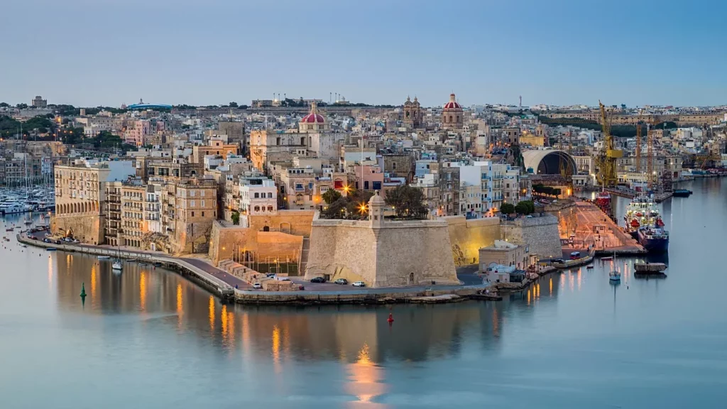 Malta hap derën e inteligjencës artificiale me akses falas në ChatGPT Plus