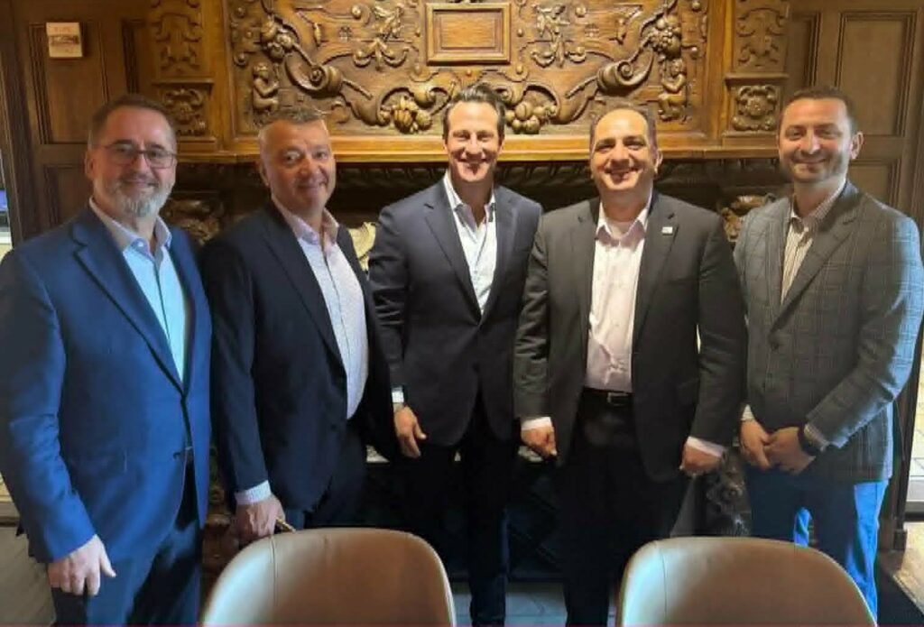 Albanians For America dhe kandidati republikan Chris Gober diskutojnë për të ardhmen teknologjike të SHBA-së