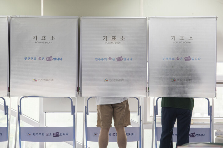 Koreano-jugorët votojnë në zgjedhjet lokale, një test për qeverinë e re