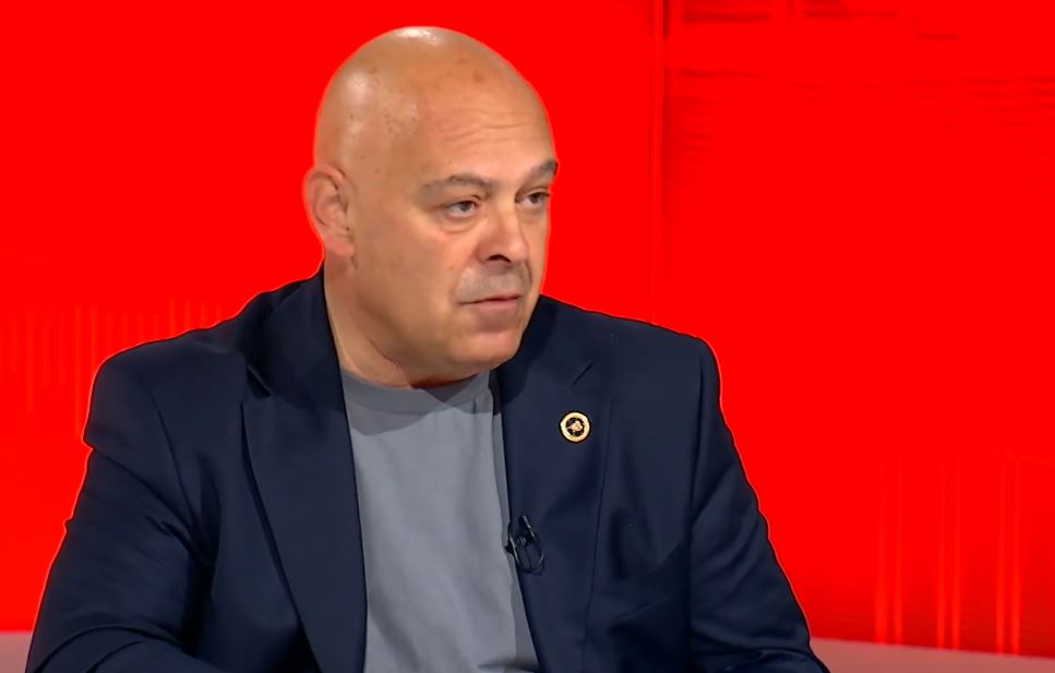 “Në trenin e gabuar” – Pasiguria politike që po ndalon zhvillimin e Kosovës