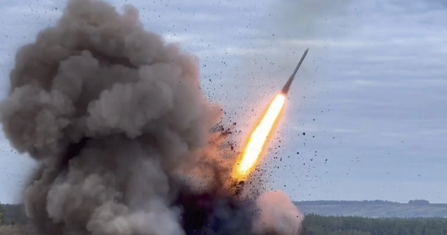 Ukraina dhe Gjermania nënshkruajnë marrëveshje për mbrojtjen raketore, Britania premton 150 mijë dronë.