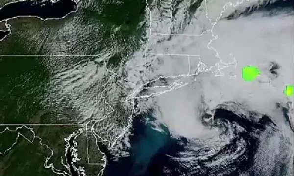 NASA konfirmon se meteoriti ishte 5 metra i gjerë dhe lëvizi me shpejtësi 42,000 miljesh në orë gjatë hyrjes në atmosferë.