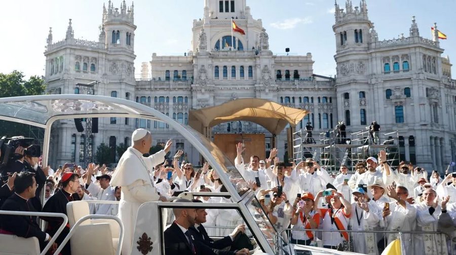 Mbi 1 milion besimtarë në Madrid për meshën e Papës Leo XIV