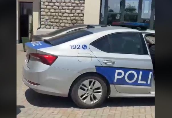 Një person i moshuar është arrestuar në Shtime për tentativë votimi në emër të bashkëshortes së tij me probleme shikimi.
