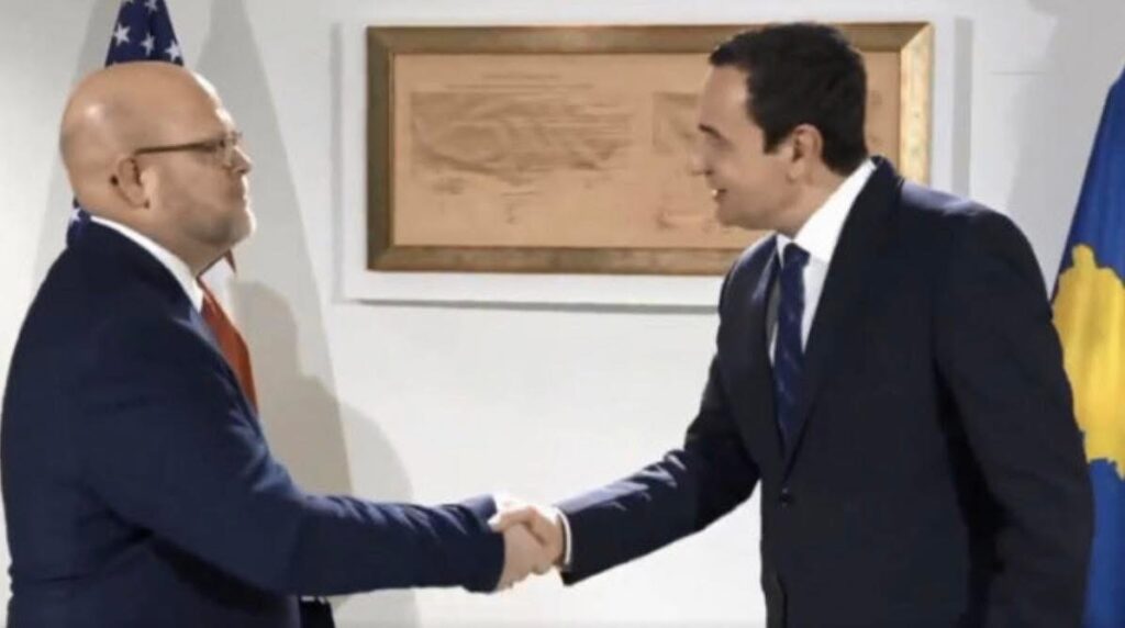 Ngadalësia e Vetëvendosjes ndaj kërkesave amerikane sipas ish-ambasadorit Hovenier