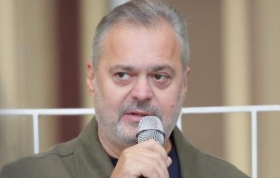 Kurti humb qeverinë dhe presidentin, kriza politike thellohet në Kosovë