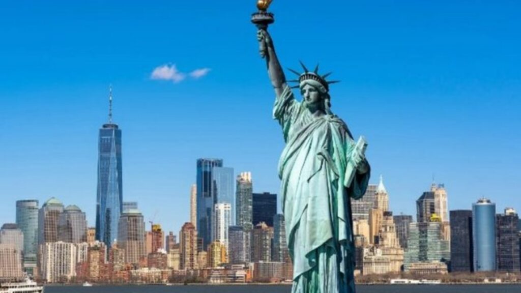 Një spektakël drite francez për 250-vjetorin e SHBA-së te Statuja e Lirisë