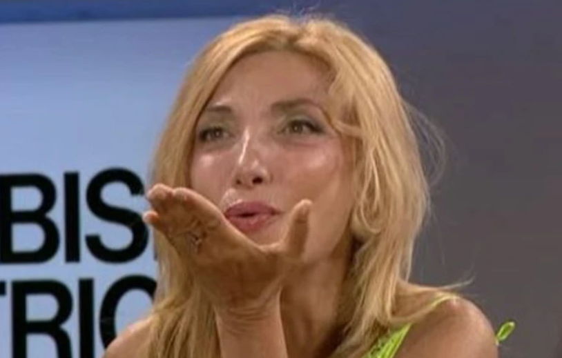 Mimoza Ahmeti është shpallur finalistja e parë e Ferma VIP 3 pas televotimit me Romirin.