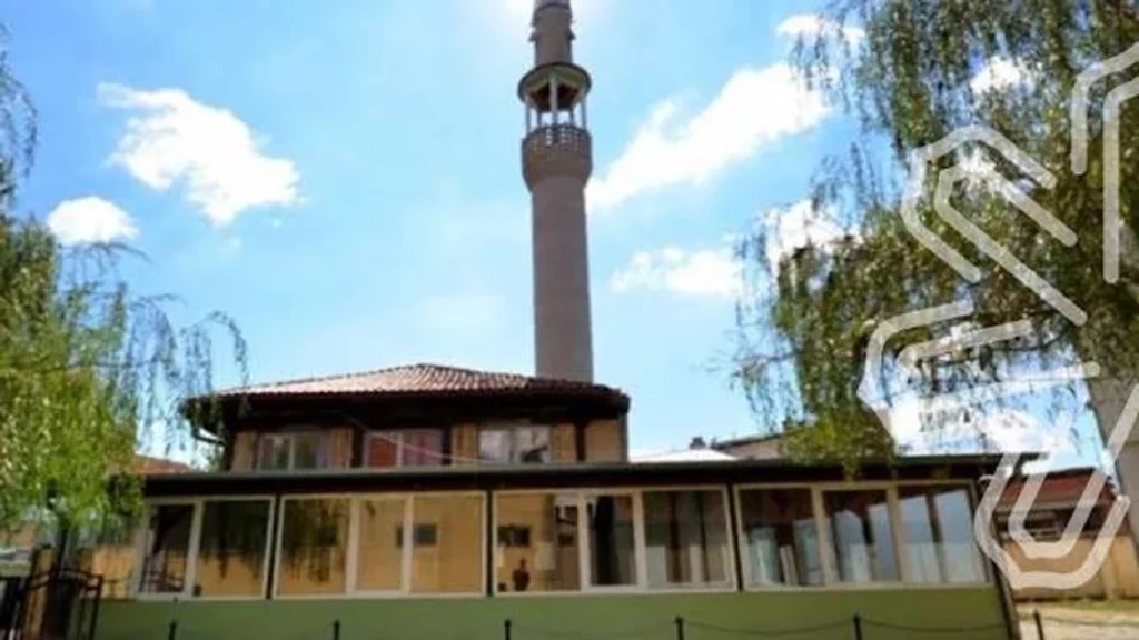 Kontest mbi ndërtimin e kishës katolike në Vushtrri: Harmonitë ndërfetare në provë