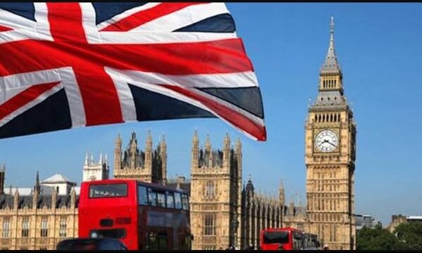 Buxheti i Britanisë në Provë përballë Luftës në Iran dhe Çmimeve të Larta të Naftës