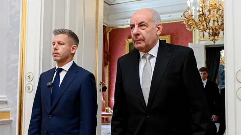 Parlamenti hungarez shkarkon presidentin Tamás Sulyok nga detyra me 139 vota pro dhe 6 kundër.