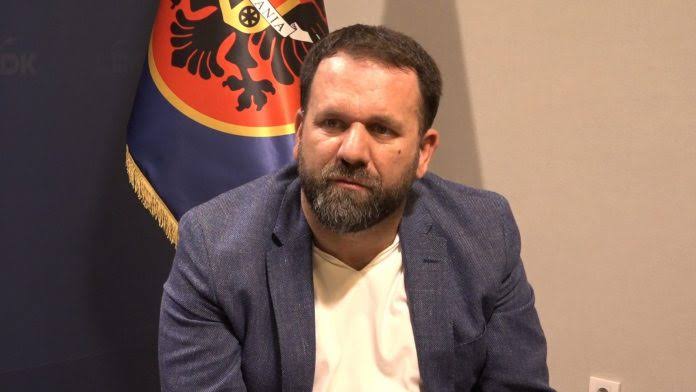 Mocioni për shkarkimin e Lumir Abdixhikut në LDK ka dështuar sipas Berat Rukiqit.